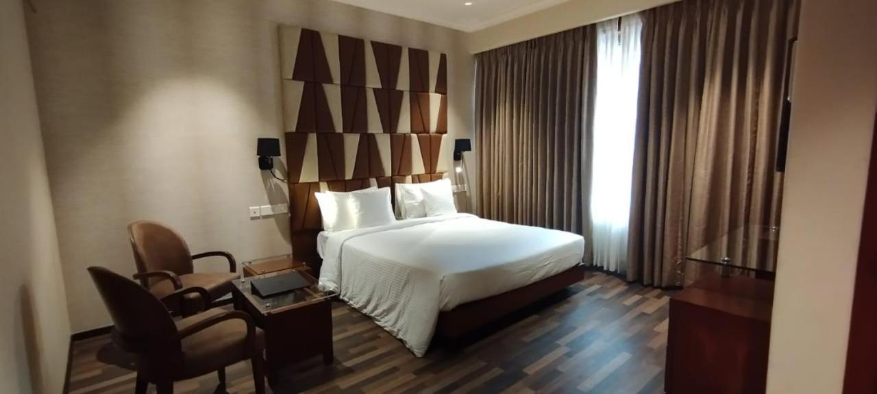 Hotel Adiva Residency Beacon, Grant Road, Bombaj Zewnętrze zdjęcie
