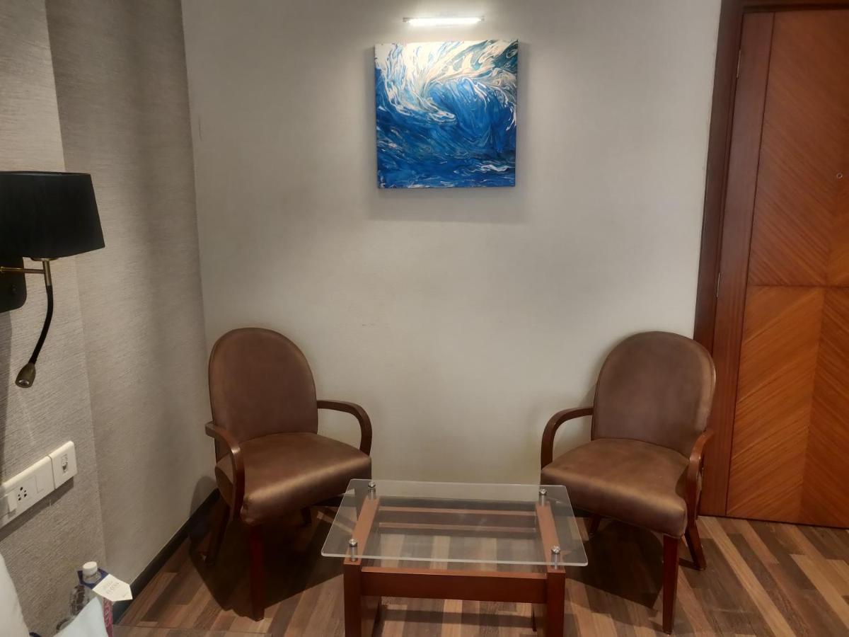 Hotel Adiva Residency Beacon, Grant Road, Bombaj Zewnętrze zdjęcie